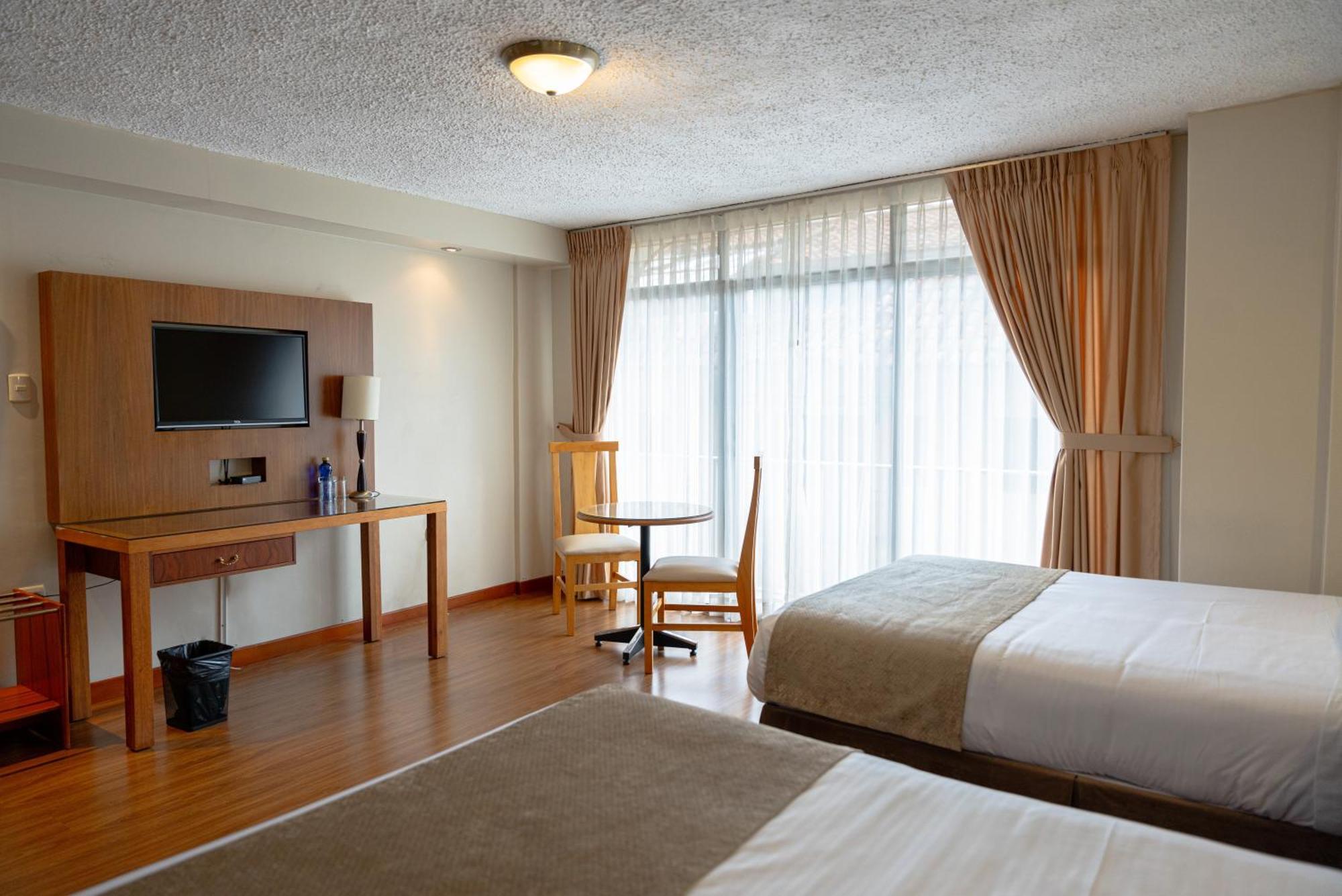 Hotel Santa Monica Куэнка Экстерьер фото