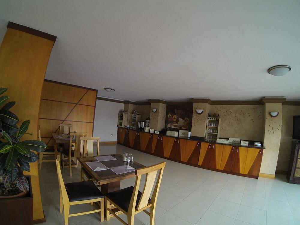 Hotel Santa Monica Куэнка Экстерьер фото